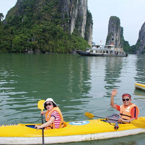 Chèo kayak v?nh h? long hành trình n?a ngày 4h tuy?n 1