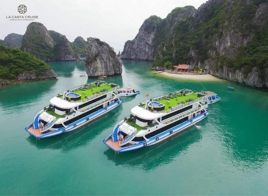 ĂN TỐI XEM BẮN PHÁO HOA TRÊN DU THUYỀN  TRÊN VỊNH HẠ LONG